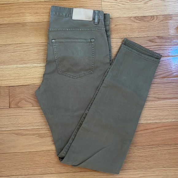 Brand new H&M L.O.G.G. Size 34 Jeans - Picture 1 of 6